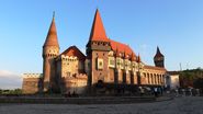 Orașul din România în care iluminatul public se reduce la jumătate. Un castel important din țară nu va mai fi iluminat pe timpul nopții