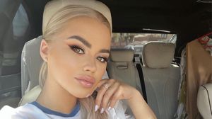 „Îți faci praf parul” Carmen de la Sălciua, o nouă schimbare de look, după ce a promis că nu se mai vopsește! Cum arată acum artista