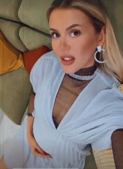 Emily Burghelea, stări de rău &icirc;n timpul filmărilor: &bdquo;Graviduța nu prea mai poate&rdquo;. Ce s-a &icirc;nt&acirc;mplat &icirc;n direct