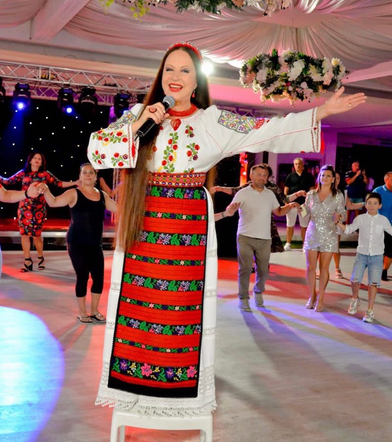 Care este secretul Mariei Dragomiroiu pentru un păr lung și sănătos. Iată ce face artista cu părul ei după ce se tunde