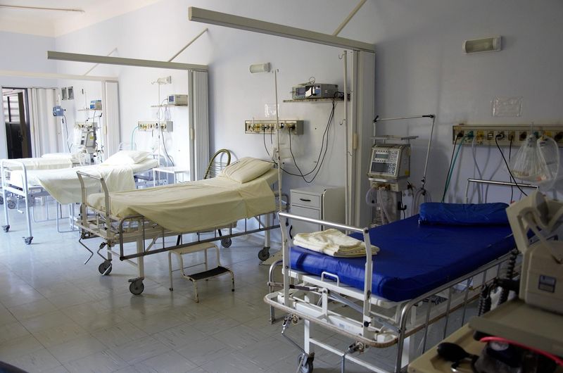 spital din ploiesti, paznic agresat, bataie la spital, upu