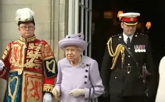 regina elisabeta a II-a, meniul reginei angliei, ce manca regina
