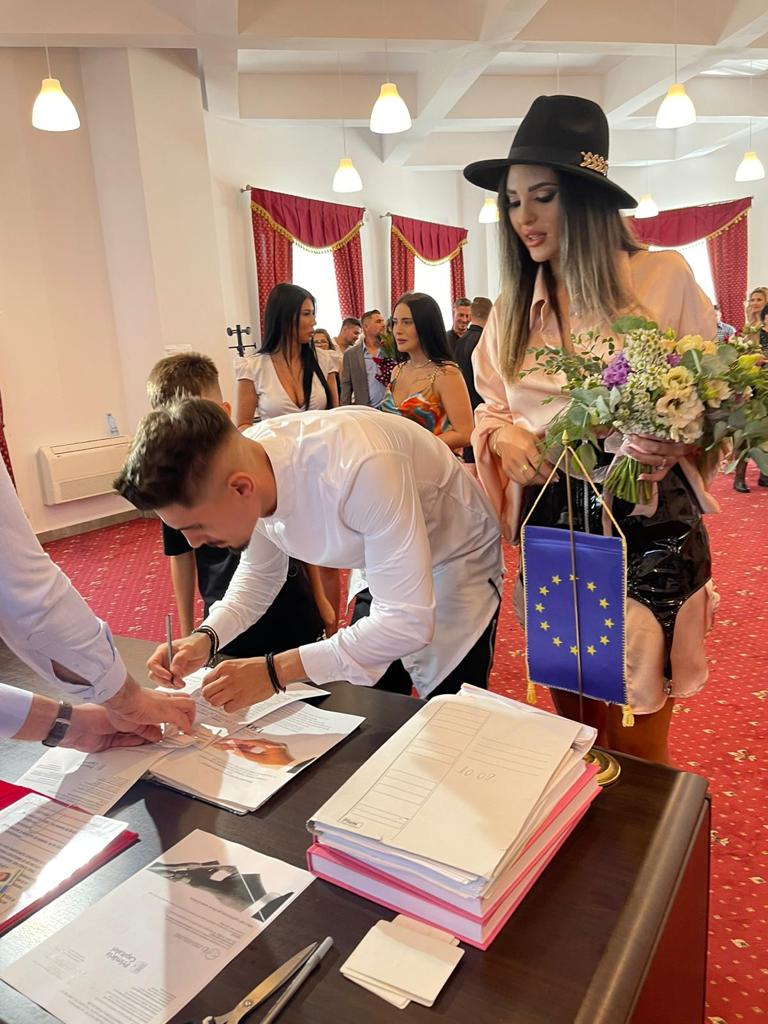 Mona și Jitaru de la Puterea Dragostei s-au căsătorit civil! Imagini inedite de la fericitul eveniment