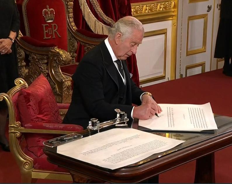 Cum l-au primit britanicii pe noul suveran al tronului Regatului Unit