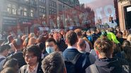 Cozi kilometrice în Scoția, unde mii de oameni au așteptat cu orele ca să îi aducă un ultim omagiu Reginei Elisabeta a II-a. Avem imagini exclusive