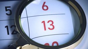 Marți 13 septembrie, cea mai ghinionistă zi. Cum te poți feri de ceasurile rele. Superstiții din popor