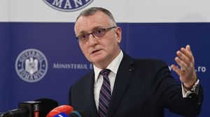 Burse școlare 2022 - 2023. Condiții de acordare