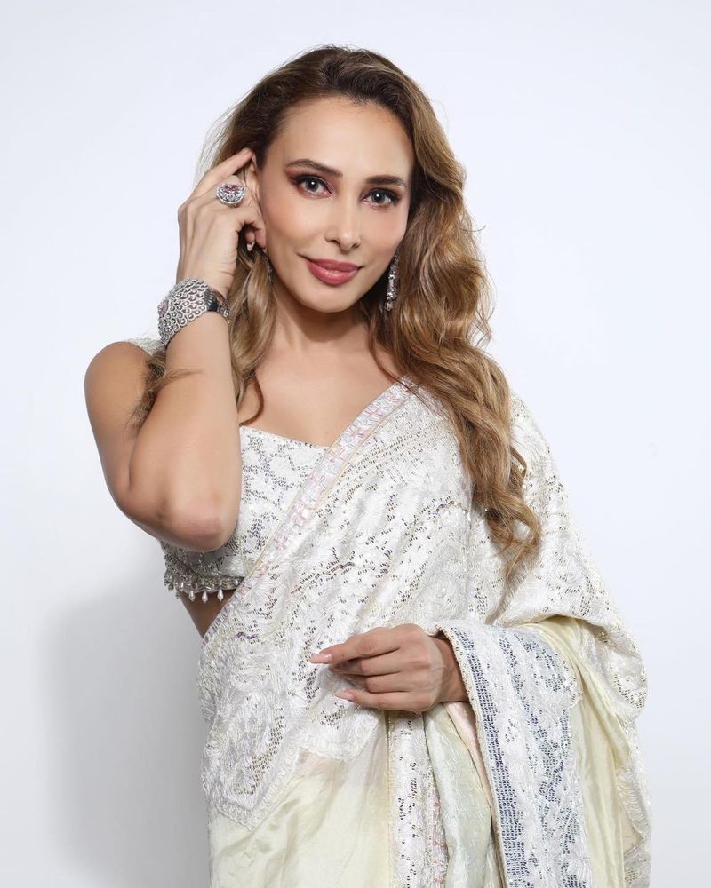 Iulia Vântur, Salman Khan 