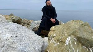 Ce au aflat oamenii legii, după ce i-au confiscat telefonul lui Visarion Alexa?! Ce s-a întâmplat între preot și enoriașa care îl acuză de agresiune sexuală, după spovedanie: „Tricoul ei s-a ridicat, moment în care i-a atins pielea”