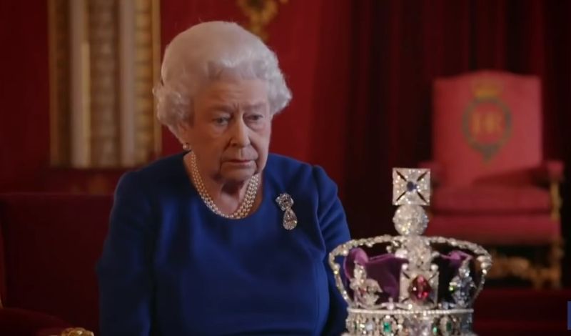 Povestea sângeroasă din spatele diamantului „blestemat” de pe coroana purtată de Regina Elisabeta a II-a. Carmen Harra a vorbit despre bijuteria impresionantă „Ea știa foarte bine simbolistica bijuteriilor”