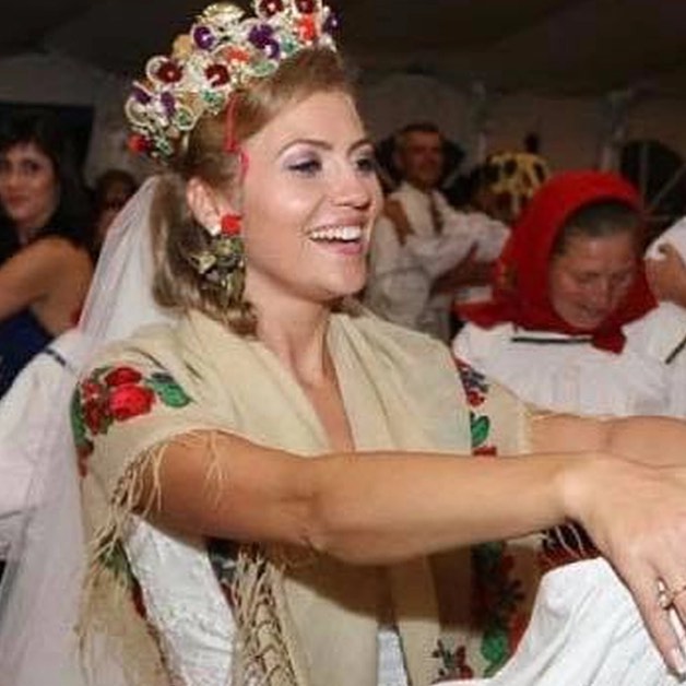 Mirela Vaida, imagine de colecție din ziua nunții sale! Prezentatoarea TV a împlinit 13 ani de căsnicie