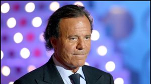 Ce avere a strâns Julio Iglesias din muzică. E unul dintre cei mai apreciați cântăreți din lume