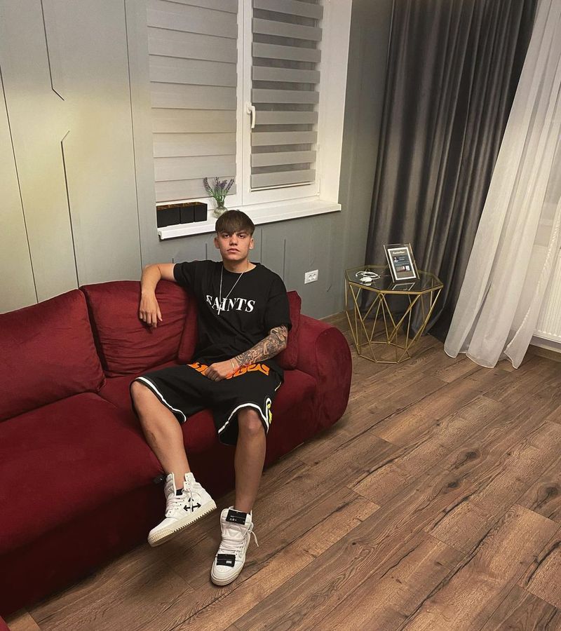 Berna, îndrăgostită lulea de iubitul tinerel de 19 ani. Cine este și cu ce se ocupă tânărul care i-a furat inima „Te iubesc”