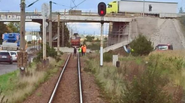 brasov, pasarela, pod, accident, pod prabusit