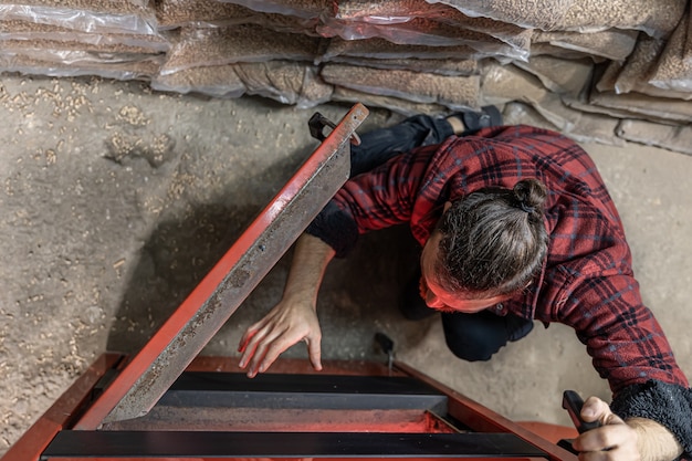 Vești bune pentru românii care folosesc lemne de foc. Ce se va întâmpla cu prețul lemnului destinat încălzirii locuințelor