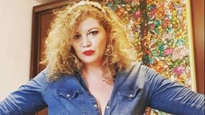 Oana Lis, decolteu răvășitor cu zâmbetul până la urechi! Soția fostului edil și-a reluat vechile obiceiuri