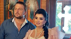 Ce s-a întâmplat între Adriana Bahmuțeanu și fiul lui George Restivan! Bruneta a rămas cu băiatul cât logodnicul ei a fost plecat în SUA