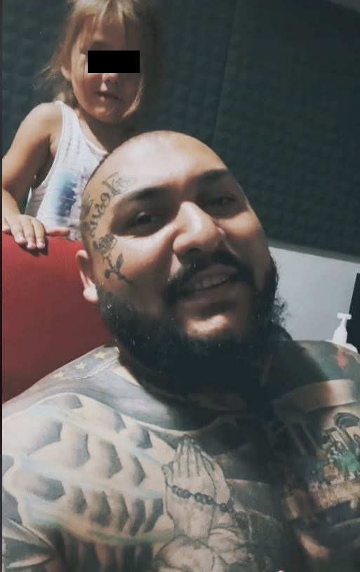 Conversația emoționantă dintre Dani Mocanu și una dintre fiicele sale: „Mă ierți pentru toate prostiile?”. Totul a fost filmat