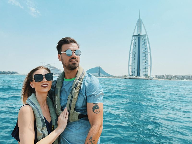 Biografie Liviu Teodorescu. Vârstă, studii, carieră, familie. Ce meserie trebuia să aibă, de fapt, artistul. „Simțeam presiunea aia socială că trebuie să iau o decizie”