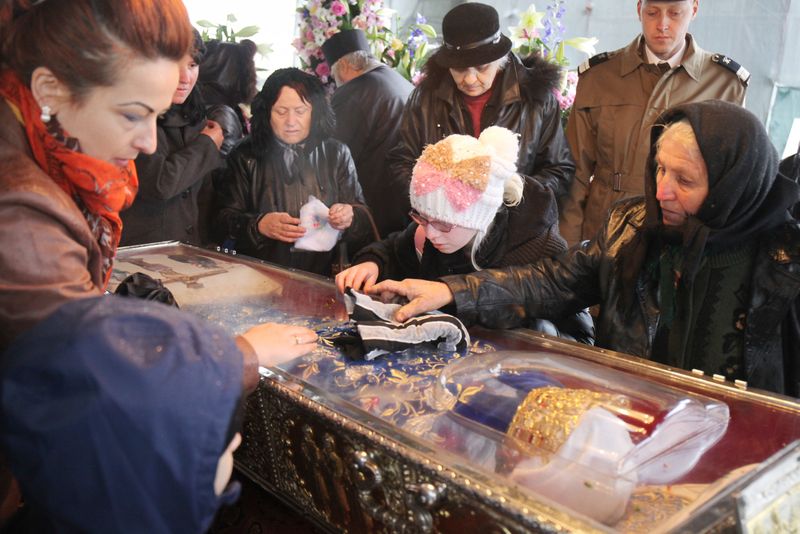 Calendar Creștin Ortodox, vineri, 14 octombrie 2022. Sf&acirc;nta Cuvioasă Parascheva