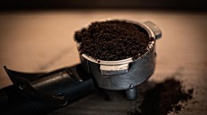 La ce poate fi folosit zațul de cafea
