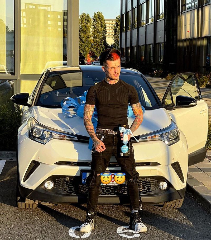 zanni, zannidache, masina noua, casa