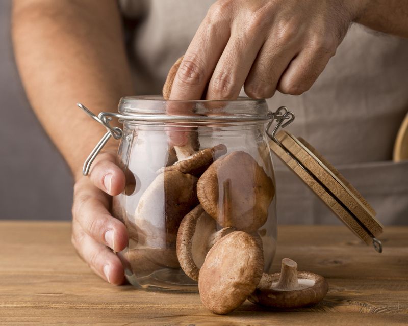 Rețete ciuperci murate. Cum să pregătești ciupercile pentru iarnă