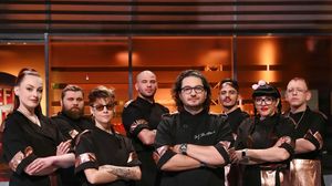 Chefi la cuţite 2022. Cine sunt concurenţii rămaşi în echipa lui chef Florin Dumitrescu în sezonul 10