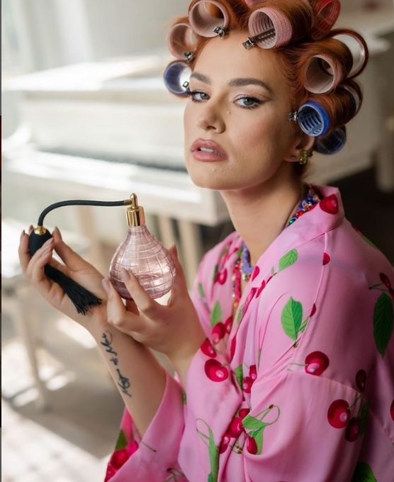 Feli Feli, ținta criticilor