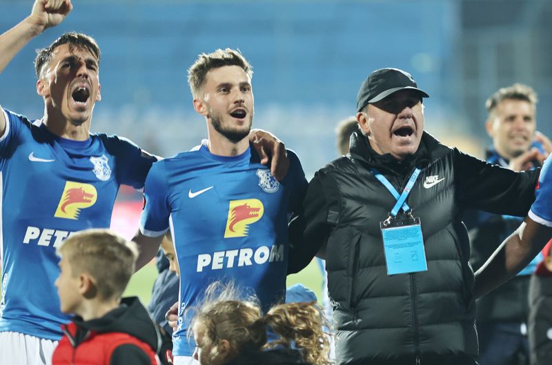 SuperLiga: Rapid vs. Farul Constanța - LIVE 21 octombrie 2022. Mesajul lui Mutu pentru Gică Hagi