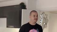Român stabilit în Anglia apartament cu 2 lire