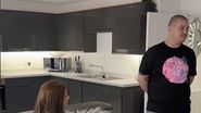Român stabilit în Anglia apartament cu 2 lire