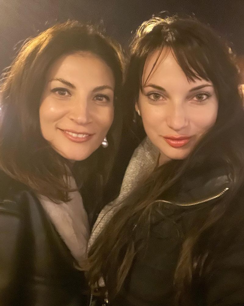 Ioana Ginghină și sora sa