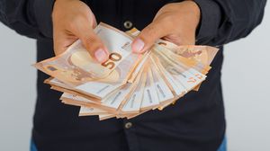 Curs valutar BNR, marți, 25 octombrie 2022. Cât costă astăzi un EURO
