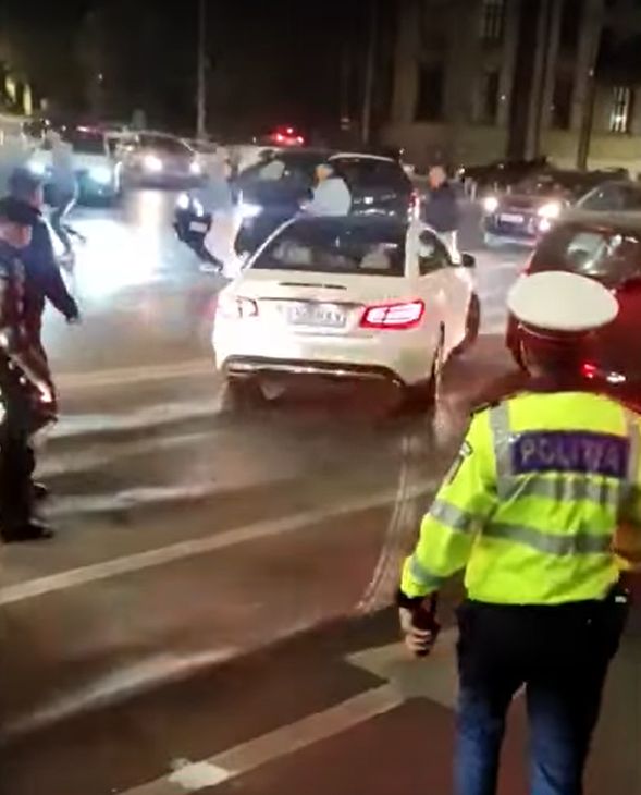 Momentul în care șoferul din București fuge de polițiști soferul fugar din bucuresti