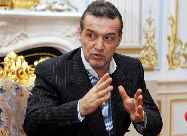 Gigi Becali şi-a &quot;mitraliat&quot; jucătorii după eliminarea din Conference League. Favoritul său a ieşit cel mai &quot;şifonat&quot;
