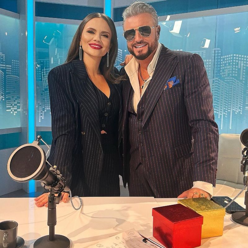 „S-a lăsat cu multe lacrimi” Cristina Șișcanu și Cătălin Botezatu, prima confruntare față în față după doi ani în care nu și-au vorbit. Scandalul dintre familia lui Mădălin Ionescu și creatorul de modă a început în urmă cu 10 ani