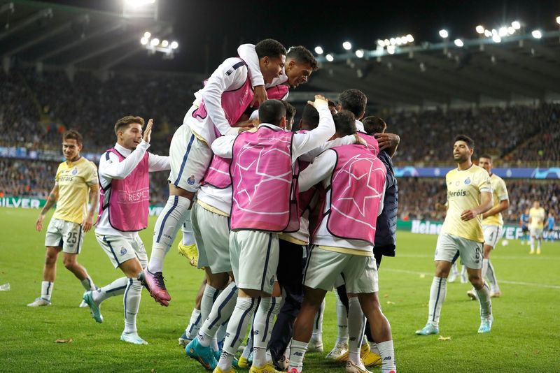 Ultima etapă din grupele Champions League: care sunt cele mai tari meciuri, clasamentul şi echipele calificate