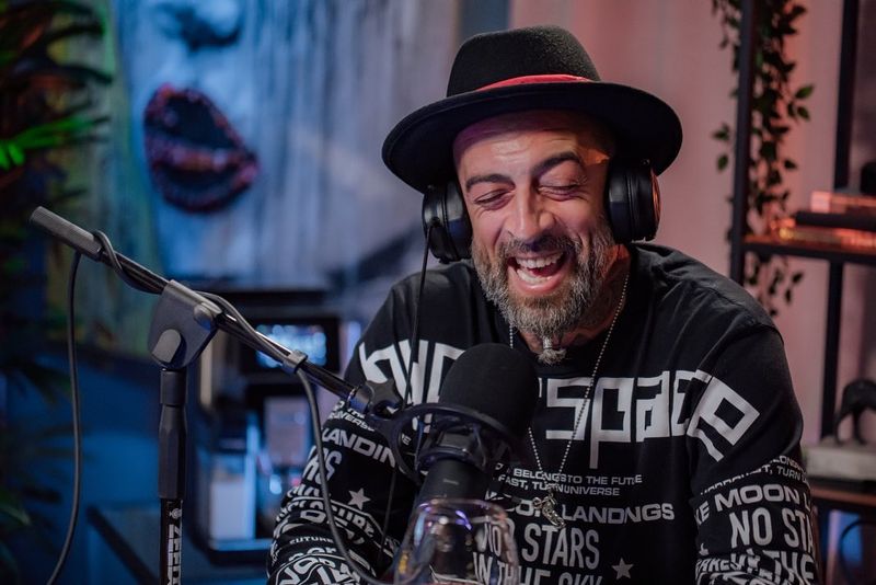 Care este numele real al lui CRBL. De la ce vine numele de scenă al artistului