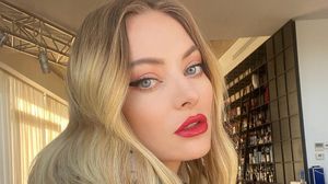 Delia luat pe toată lumea prin surprindere cu o nouă ținută extravagantă. Fanii au reacționat imediat: „Sfârșitul lumii”