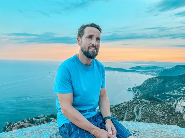 razvan simion, dani otil, răzvan și dani, ambulanță. medici