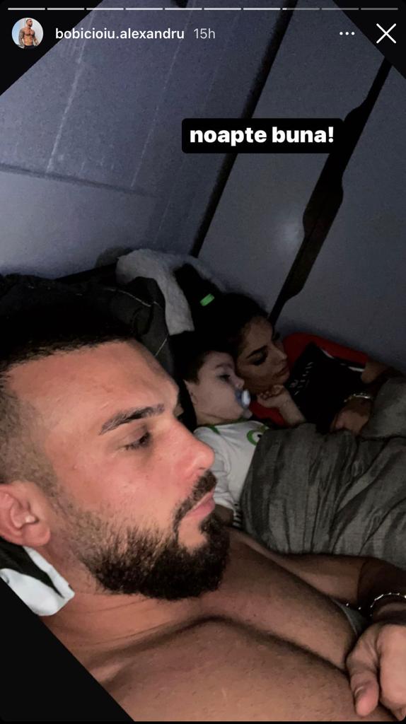 Alex Bobicioiu și Simina Loica, tablou emoționant de familie alături de Dominic. Imaginea care demonstrează ce relație există &icirc;ntre fiul brunetei și tatăl lui vitreg