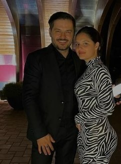  Liviu V&acirc;rciu fiică
