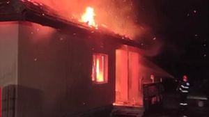 satu mare, incendiu, pompieri, casă în flăcări, victime