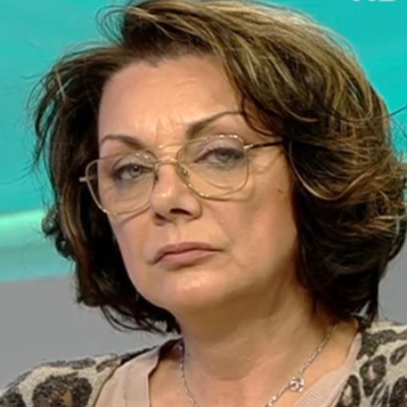 Biografie Carmen Tănase. Vârstă, studii, carieră, familie Biografie Carmen Tănase. Vârstă, studii, carieră, familie