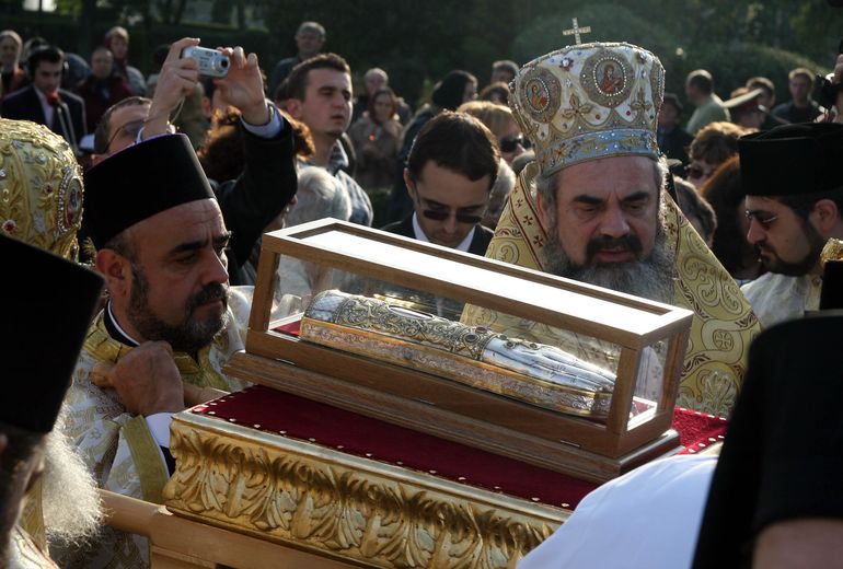 Sf&acirc;ntul Mina 2022. Acatistul Sf&acirc;ntului Mina, ocrotitorul celor păgubiți. C&acirc;nd este bine să-l rostești