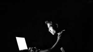 escroc, furt, înșelătorie, online, bani
