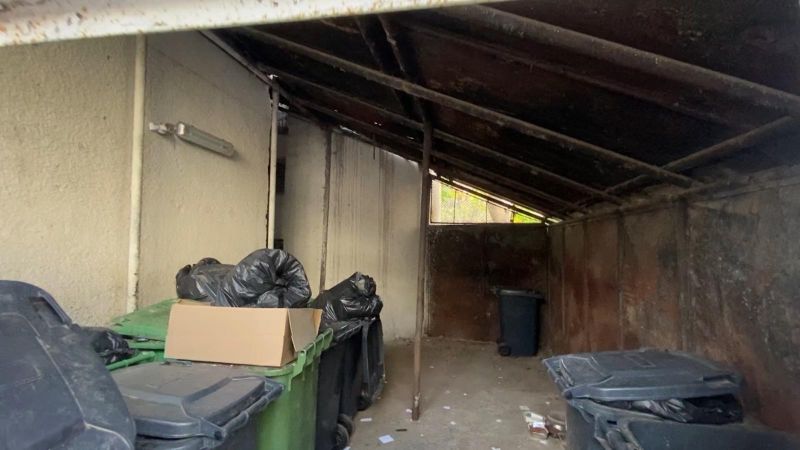 Nepalez găsit mort în ghenă