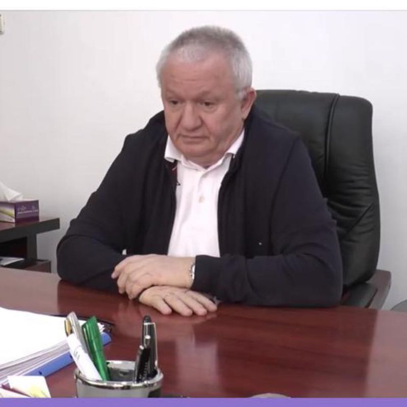 Cine este fiul fostului arbitru Adrian Porumboiu. Se numără printre cei mai de succes regizori de la Cannes