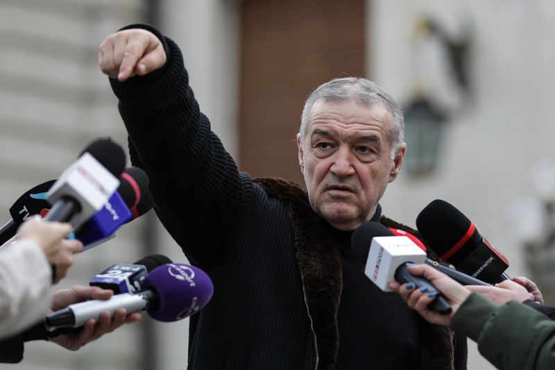 Gigi Becali a făcut anunţul! Totul despre &quot;telenovela&quot; revenirii lui Reghecampf la FCSB